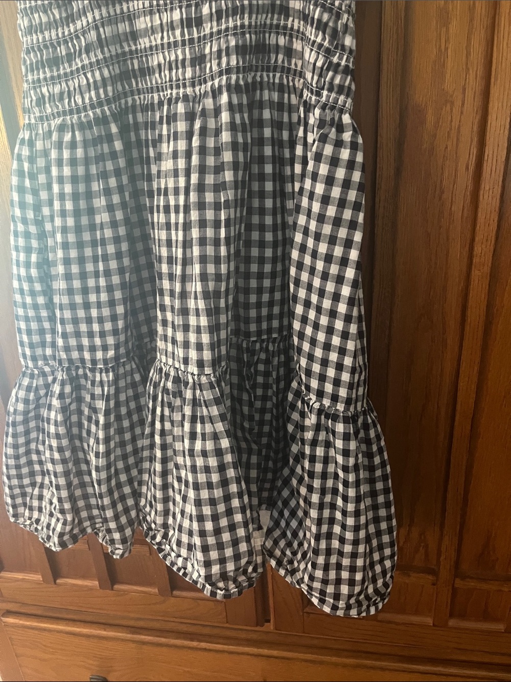 Abercrombie Gingham Smocked Sundress with adjustable straps. Size Small ❤️ - Picture 4 of 4
